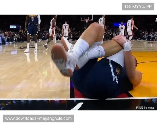 掘金约基奇膝伤缺阵,穆雷戈登扛起进攻大旗